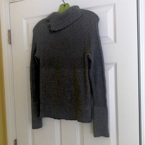 Grey petite DKNY petite medium. Cowl neck with buttons.